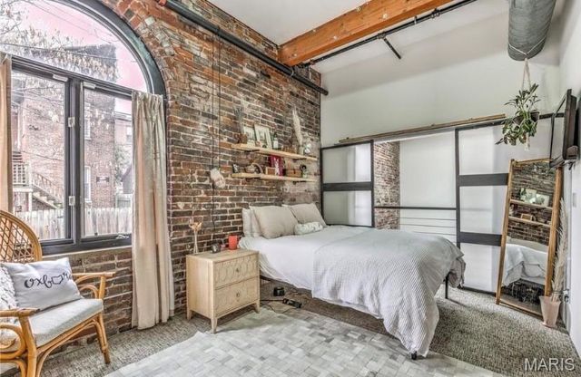2401 S 12th Street 206, St Louis, MO 63104