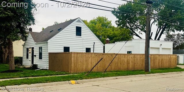 23704 Piper Avenue, Eastpointe, MI 48021
