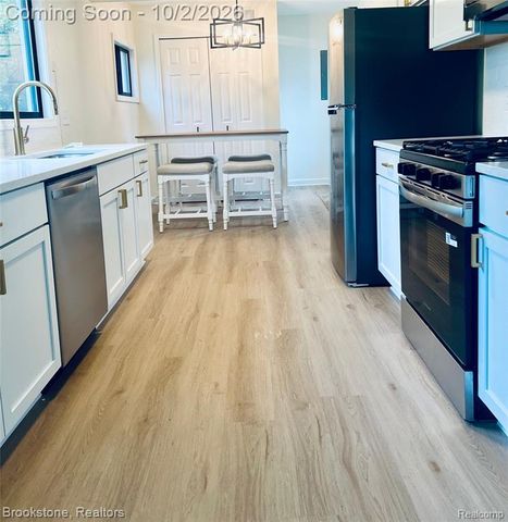 23704 Piper Avenue, Eastpointe, MI 48021
