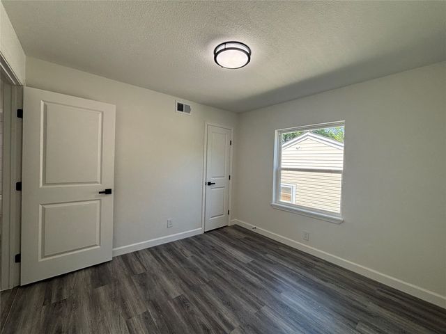 1825 Dudley Avenue, Dallas, TX 75203