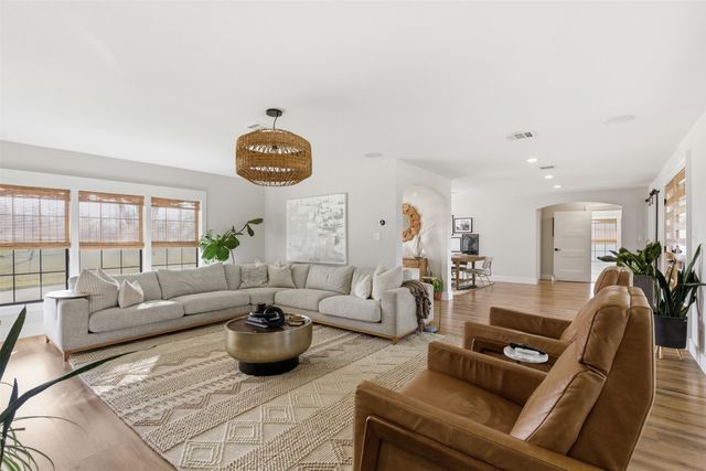 539 N Stewart Street, Jacksboro, TX 76458