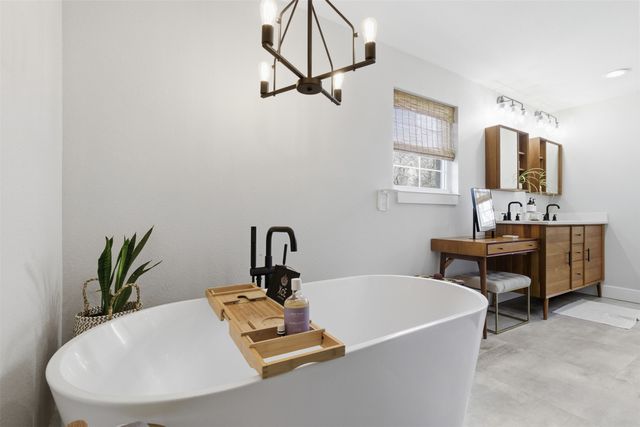 539 N Stewart Street, Jacksboro, TX 76458