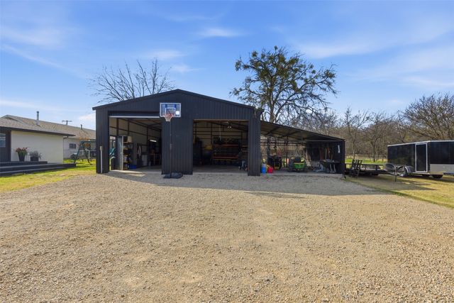 539 N Stewart Street, Jacksboro, TX 76458