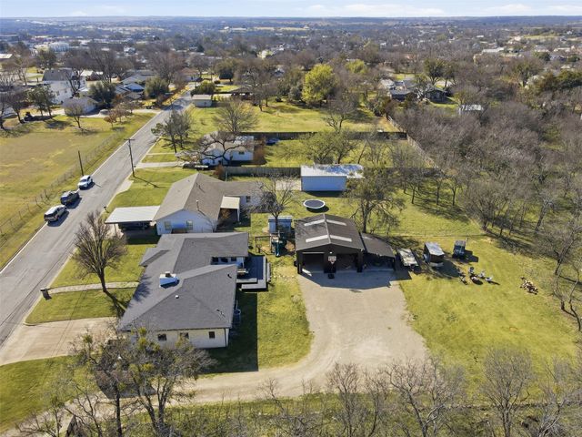 539 N Stewart Street, Jacksboro, TX 76458