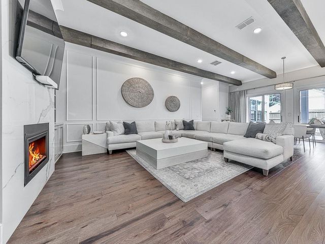 412 Falling Water Avenue, Woodstock, GA 30189