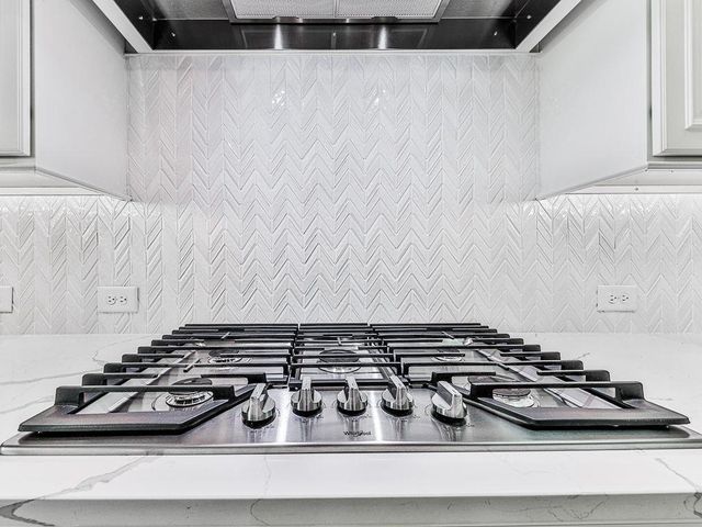 412 Falling Water Avenue, Woodstock, GA 30189