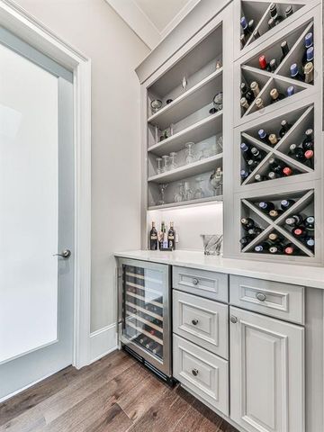 412 Falling Water Avenue, Woodstock, GA 30189