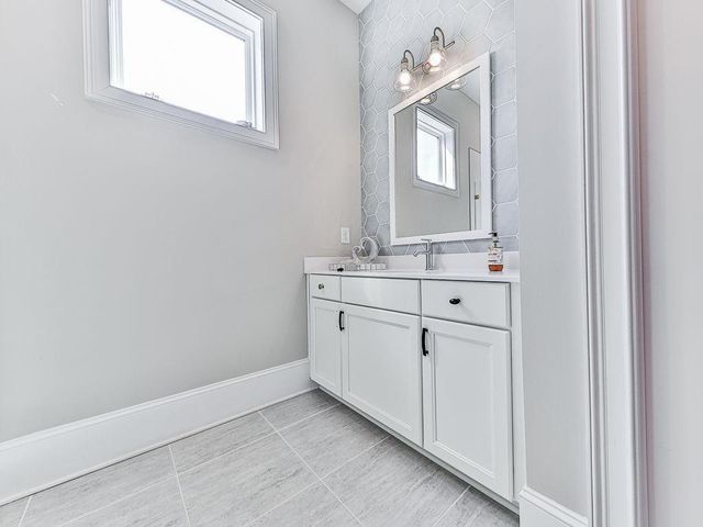 412 Falling Water Avenue, Woodstock, GA 30189