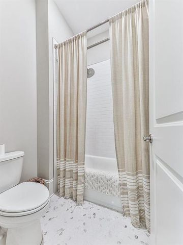 412 Falling Water Avenue, Woodstock, GA 30189