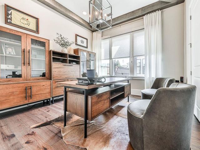 412 Falling Water Avenue, Woodstock, GA 30189