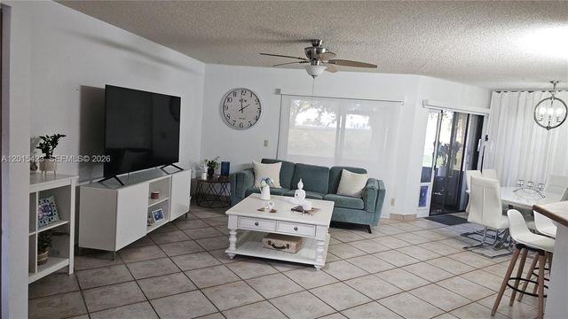 9049 W Sunrise Blvd, Plantation, FL 33322
