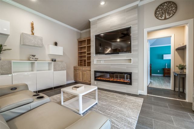 19122 Windmill Lane, Dallas, TX 75252