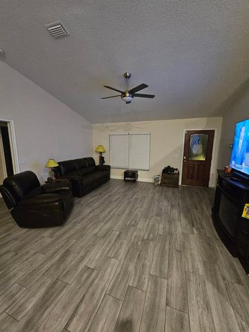 854 FISHER ROAD, Ocklawaha, FL 32179