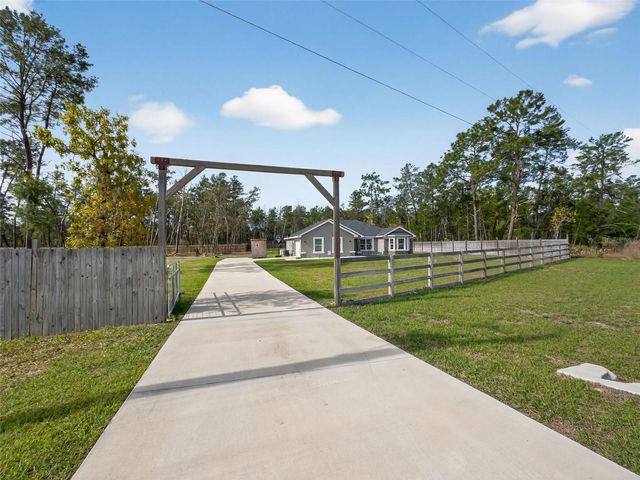 854 FISHER ROAD, Ocklawaha, FL 32179