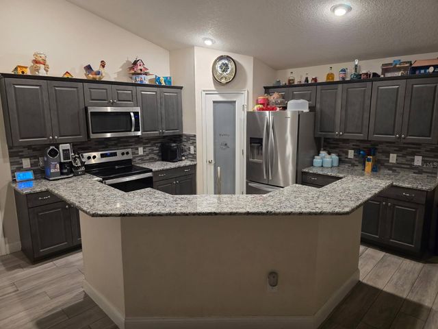 854 FISHER ROAD, Ocklawaha, FL 32179