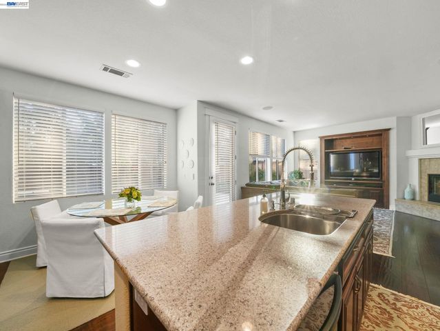 313 Bridgecreek Way, Hayward, CA 94544
