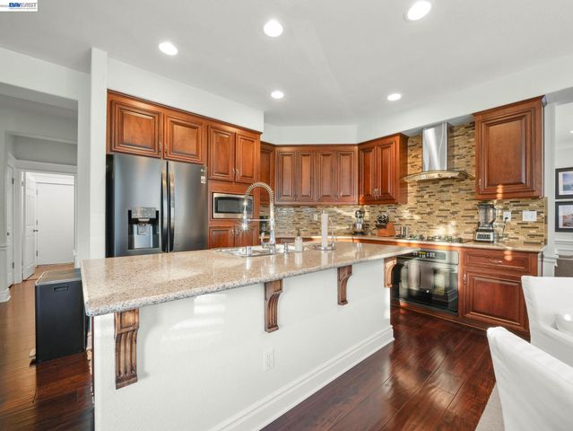 313 Bridgecreek Way, Hayward, CA 94544