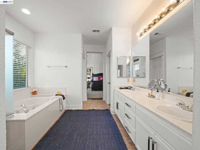313 Bridgecreek Way, Hayward, CA 94544