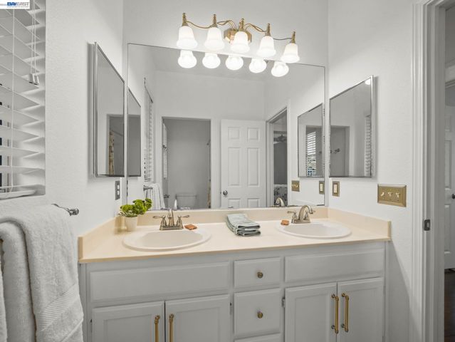 313 Bridgecreek Way, Hayward, CA 94544