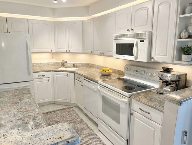 3031 N Ocean Boulevard 805, Fort Lauderdale, FL 33306