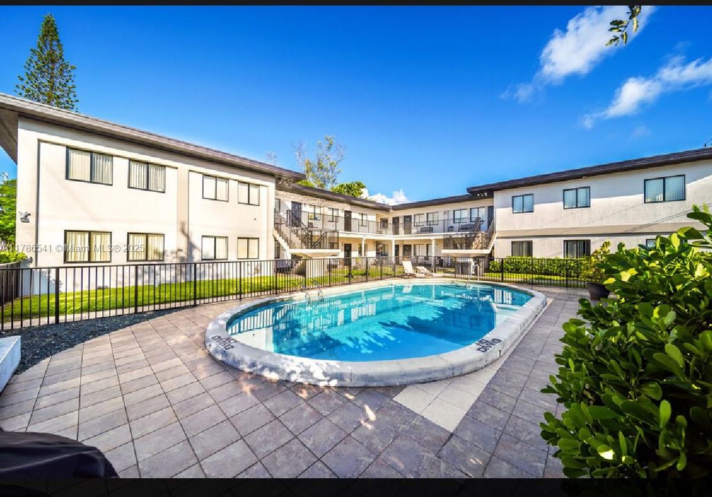 1901 Johnson St 1, Hollywood, FL 33020