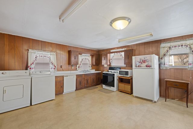 77 HIDDEN ACRES TRL, Waynesboro, VA 22980