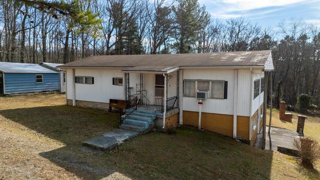 77 HIDDEN ACRES TRL, Waynesboro, VA 22980