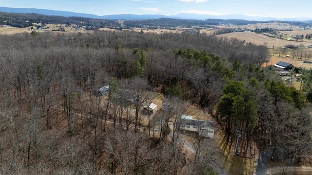 77 HIDDEN ACRES TRL, Waynesboro, VA 22980