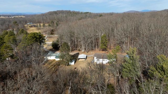 77 HIDDEN ACRES TRL, Waynesboro, VA 22980