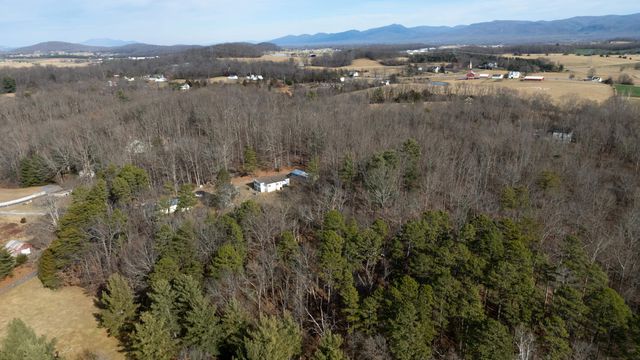 77 HIDDEN ACRES TRL, Waynesboro, VA 22980