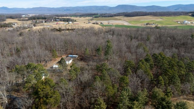 77 HIDDEN ACRES TRL, Waynesboro, VA 22980