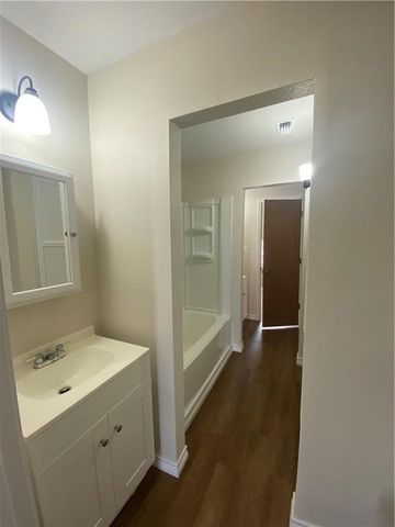 1508 S Young St, Rockport, TX 78382