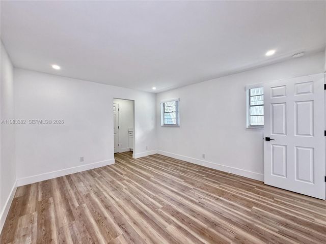 5028 NW 6th St, Delray Beach, FL 33445