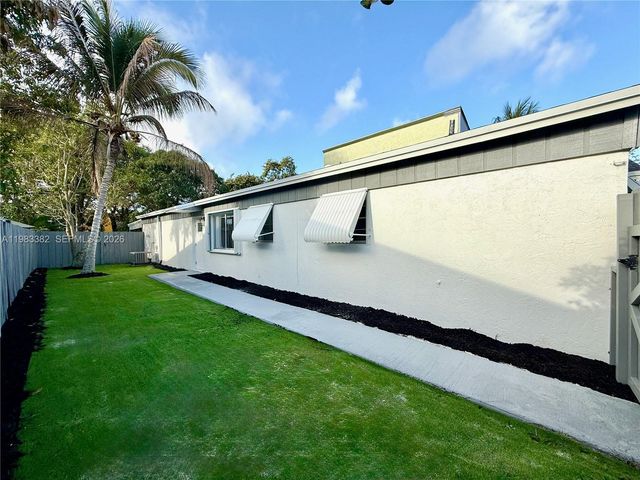 5028 NW 6th St, Delray Beach, FL 33445