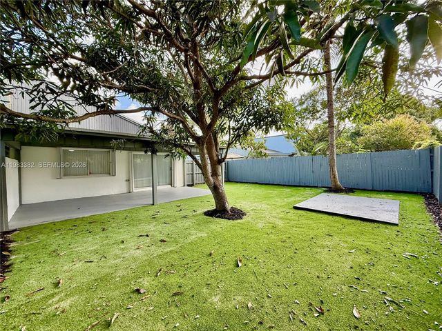 5028 NW 6th St, Delray Beach, FL 33445