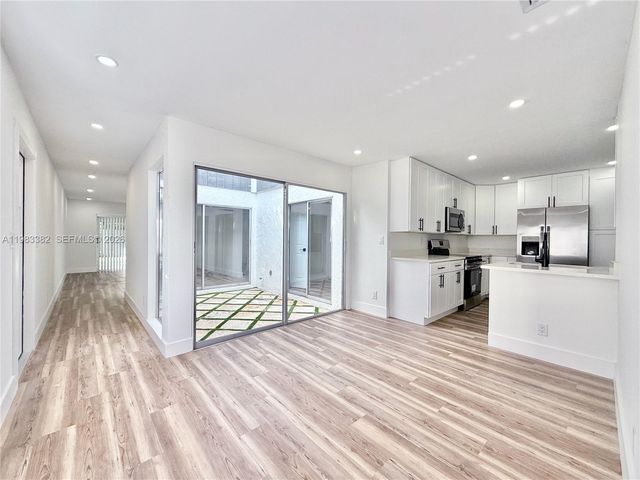 5028 NW 6th St, Delray Beach, FL 33445