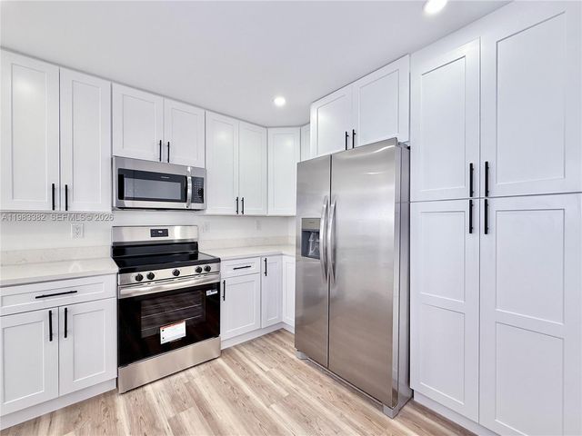 5028 NW 6th St, Delray Beach, FL 33445