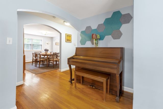 23 Leach Ln, Natick, MA 01760