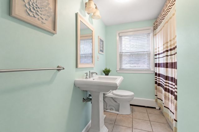 23 Leach Ln, Natick, MA 01760
