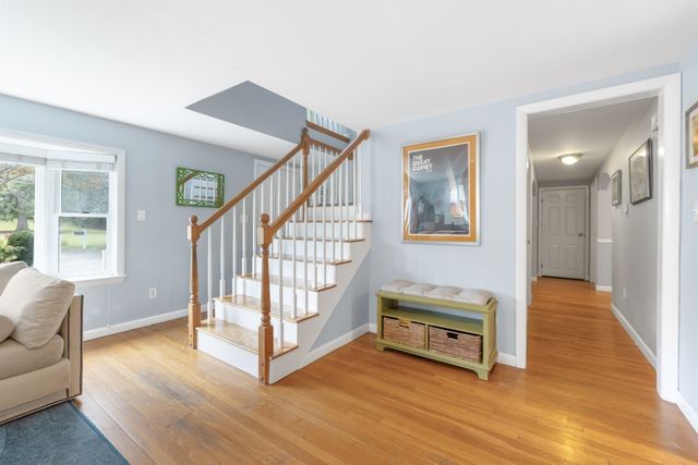 23 Leach Ln, Natick, MA 01760