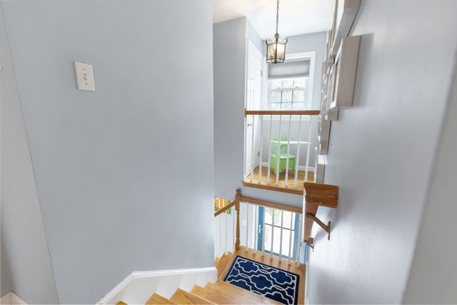 23 Leach Ln, Natick, MA 01760