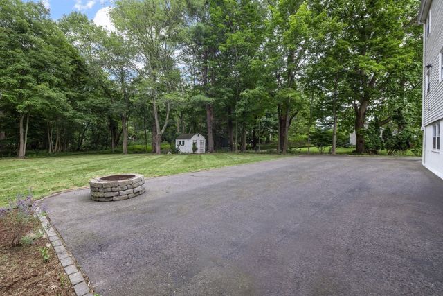 23 Leach Ln, Natick, MA 01760