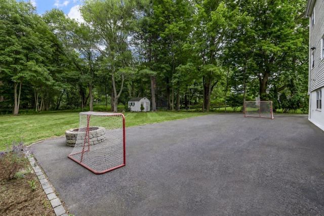 23 Leach Ln, Natick, MA 01760