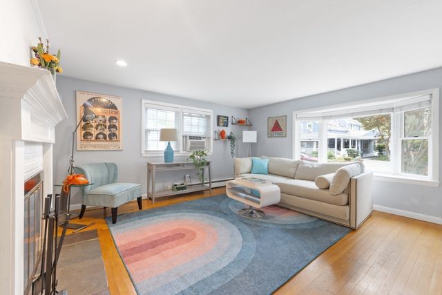 23 Leach Ln, Natick, MA 01760