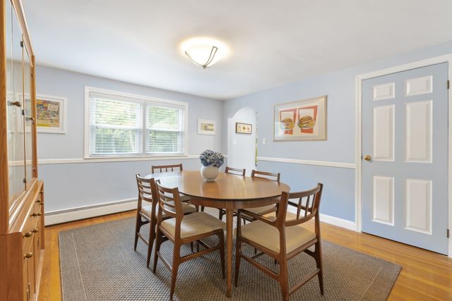 23 Leach Ln, Natick, MA 01760