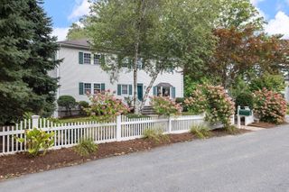 23 Leach Ln, Natick, MA 01760