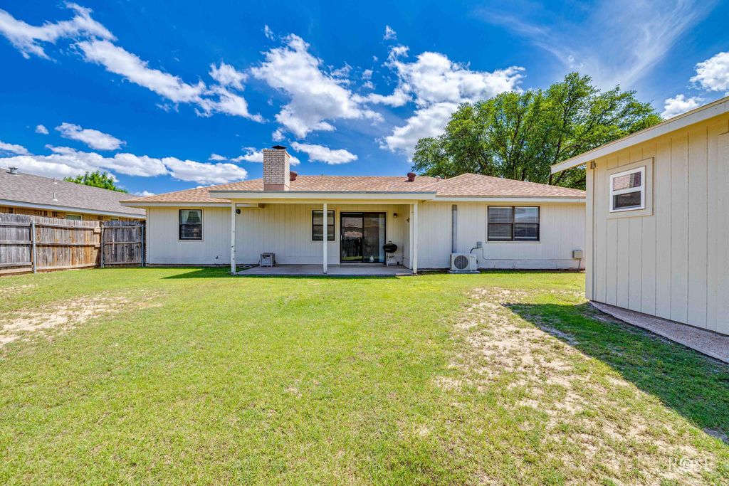 Image 23 of property listing at 1618 Kansas Avenue, San Angelo, TX 76904