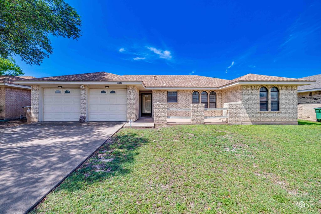 Image 4 of property listing at 1618 Kansas Avenue, San Angelo, TX 76904
