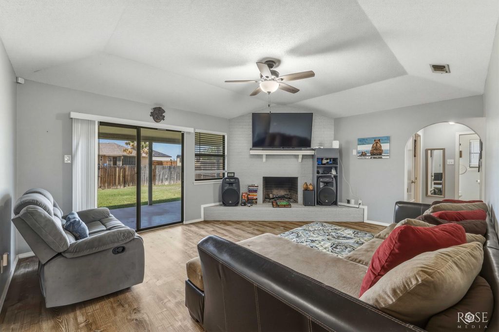 Image 5 of property listing at 1618 Kansas Avenue, San Angelo, TX 76904