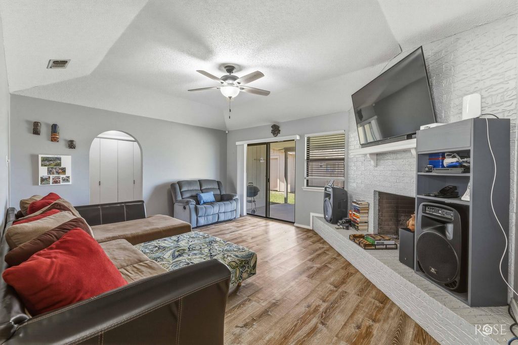 Image 6 of property listing at 1618 Kansas Avenue, San Angelo, TX 76904